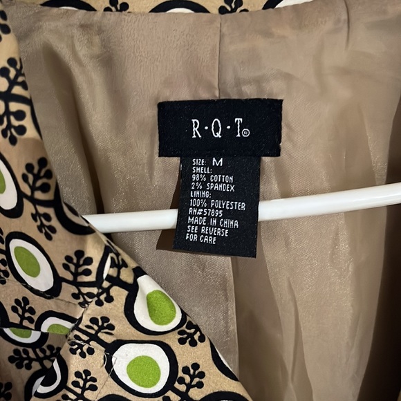 Oversized jacket with big buttons. I used to call it my “olive” jacket. - Picture 5 of 6